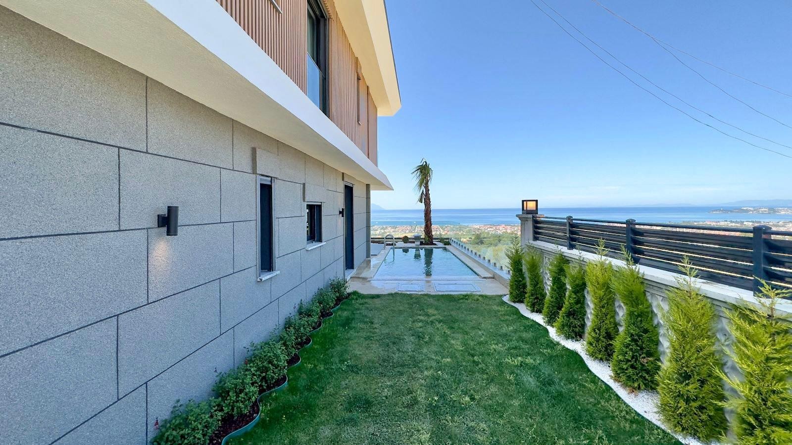 РОСКОШНЫЕ ВИЛЛЫ С ВИДОМ НА МОРЕ НА ПРОДАЖУ В КУШАДАСЫ.