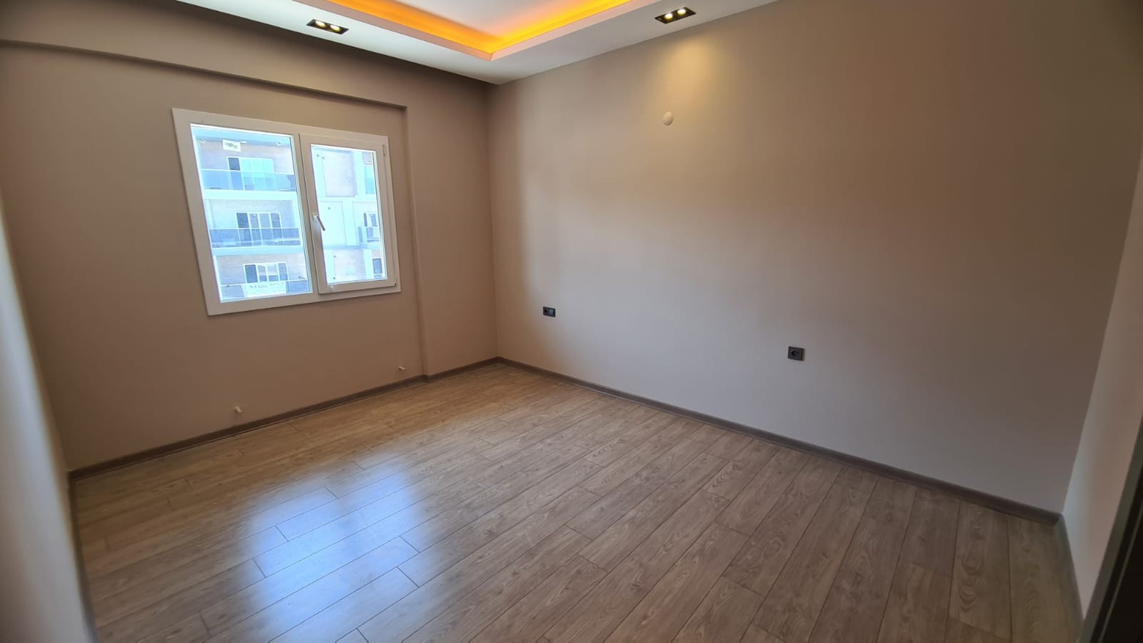 ПРОСТОРНАЯ КВАРТИРА 3+1 НА ПРОДАЖУ В КУШАДАСЫ.