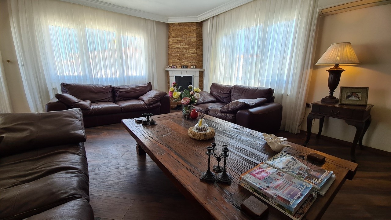 ДВУХУРОВНЕВАЯ КВАРТИРА С ВИДОМ НА МОРЕ НА ПРОДАЖУ В КУШАДАСЫ.