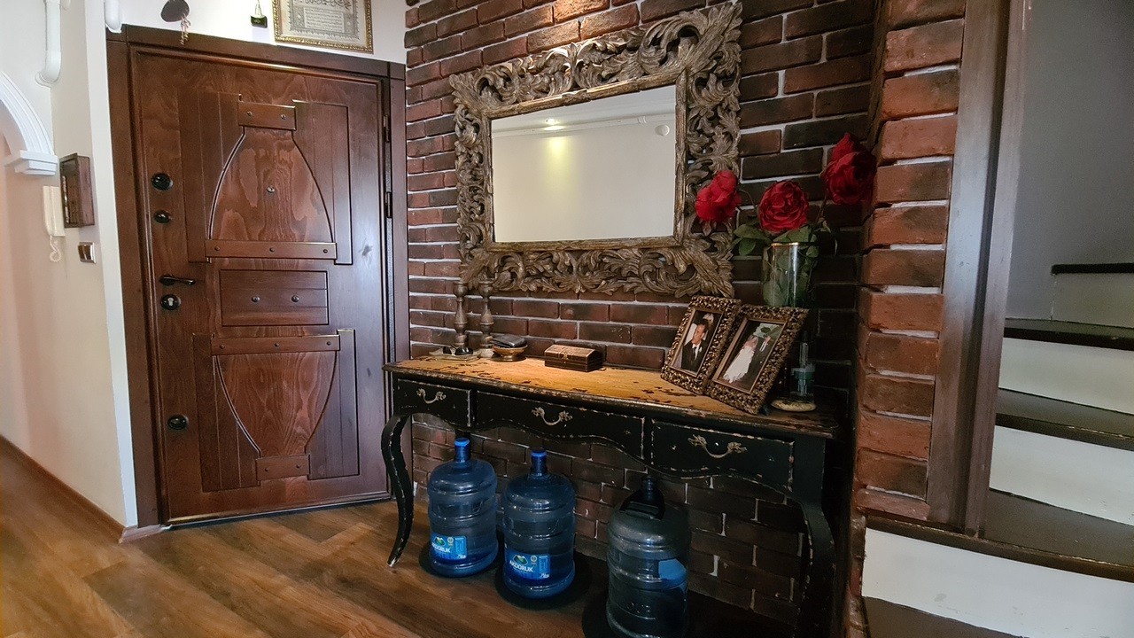 ДВУХУРОВНЕВАЯ КВАРТИРА С ВИДОМ НА МОРЕ НА ПРОДАЖУ В КУШАДАСЫ.