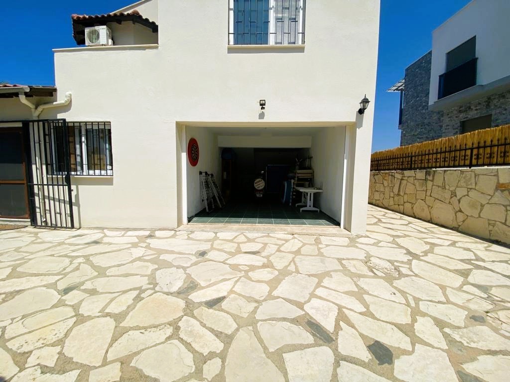 РОСКОШНАЯ ОТДЕЛЬНАЯ ВИЛЛА С ВИДОМ НА МОРЕ И ЧАСТНЫМ БАССЕЙНОМ В КУШАДАСЫ.