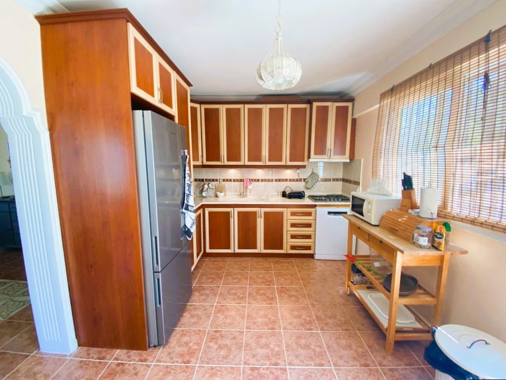 РОСКОШНАЯ ОТДЕЛЬНАЯ ВИЛЛА С ВИДОМ НА МОРЕ И ЧАСТНЫМ БАССЕЙНОМ В КУШАДАСЫ.