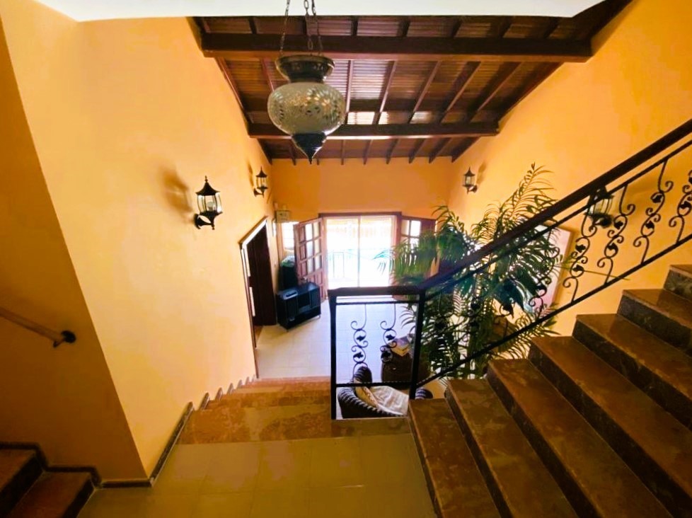 РОСКОШНАЯ ОТДЕЛЬНАЯ ВИЛЛА С ВИДОМ НА МОРЕ И ЧАСТНЫМ БАССЕЙНОМ В КУШАДАСЫ.