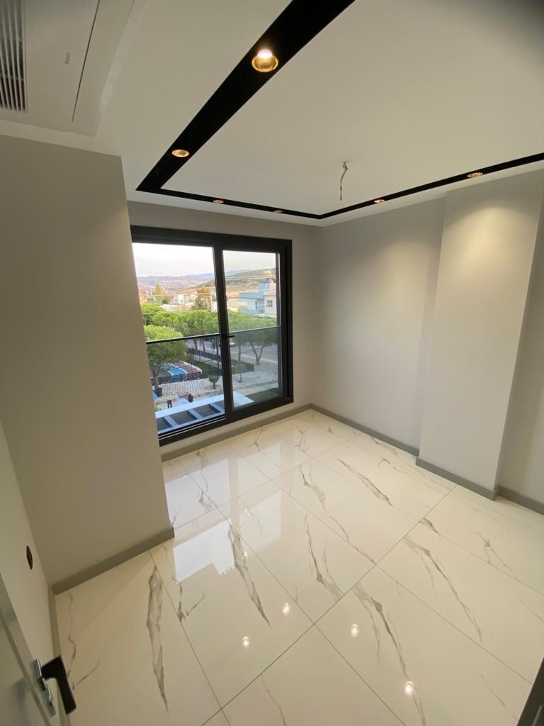 Luxurious and Modern House Equipped with Technology for Sale