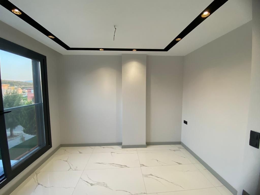 Luxurious and Modern House Equipped with Technology for Sale