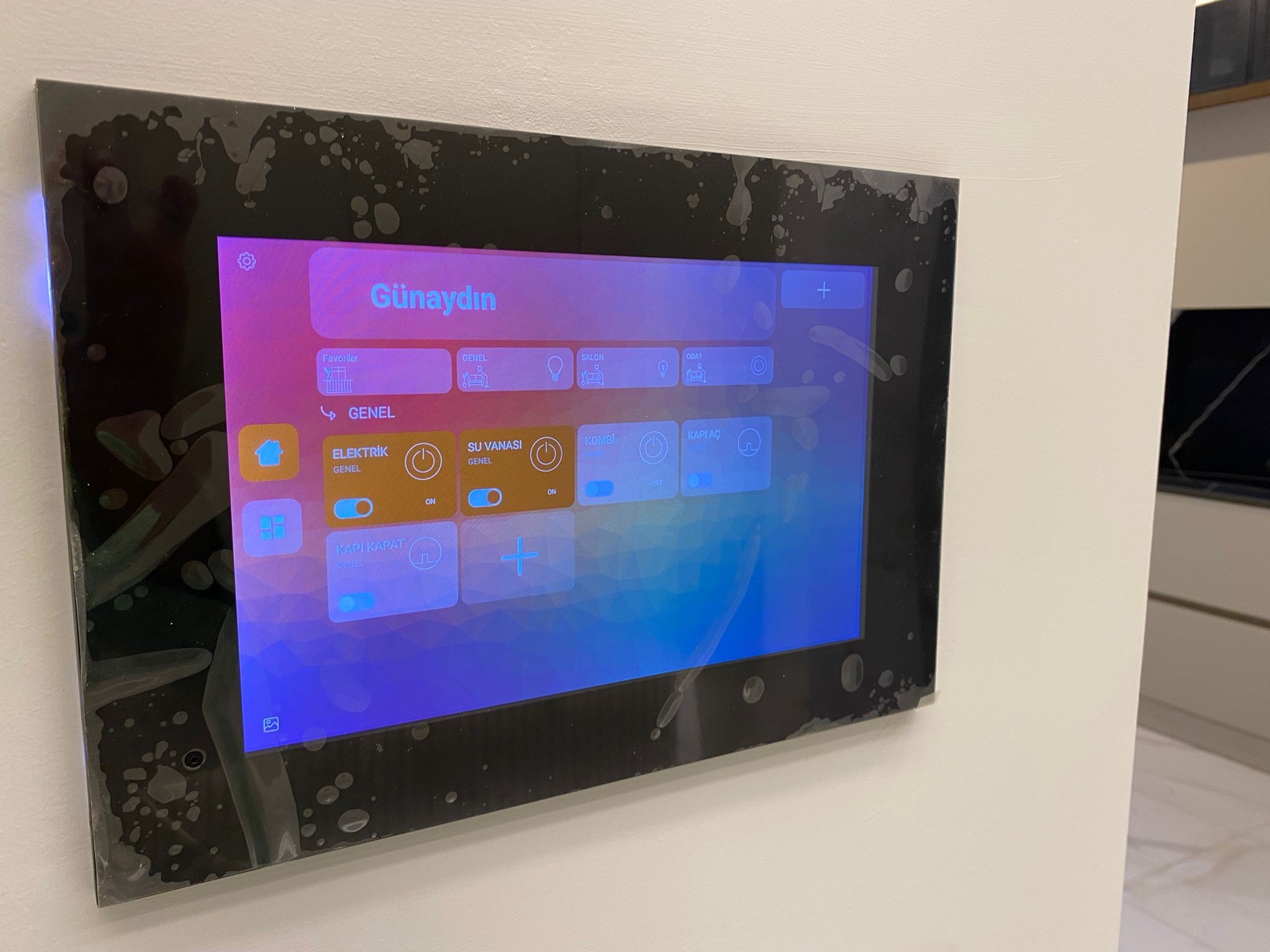 Luxurious and Modern House Equipped with Technology for Sale