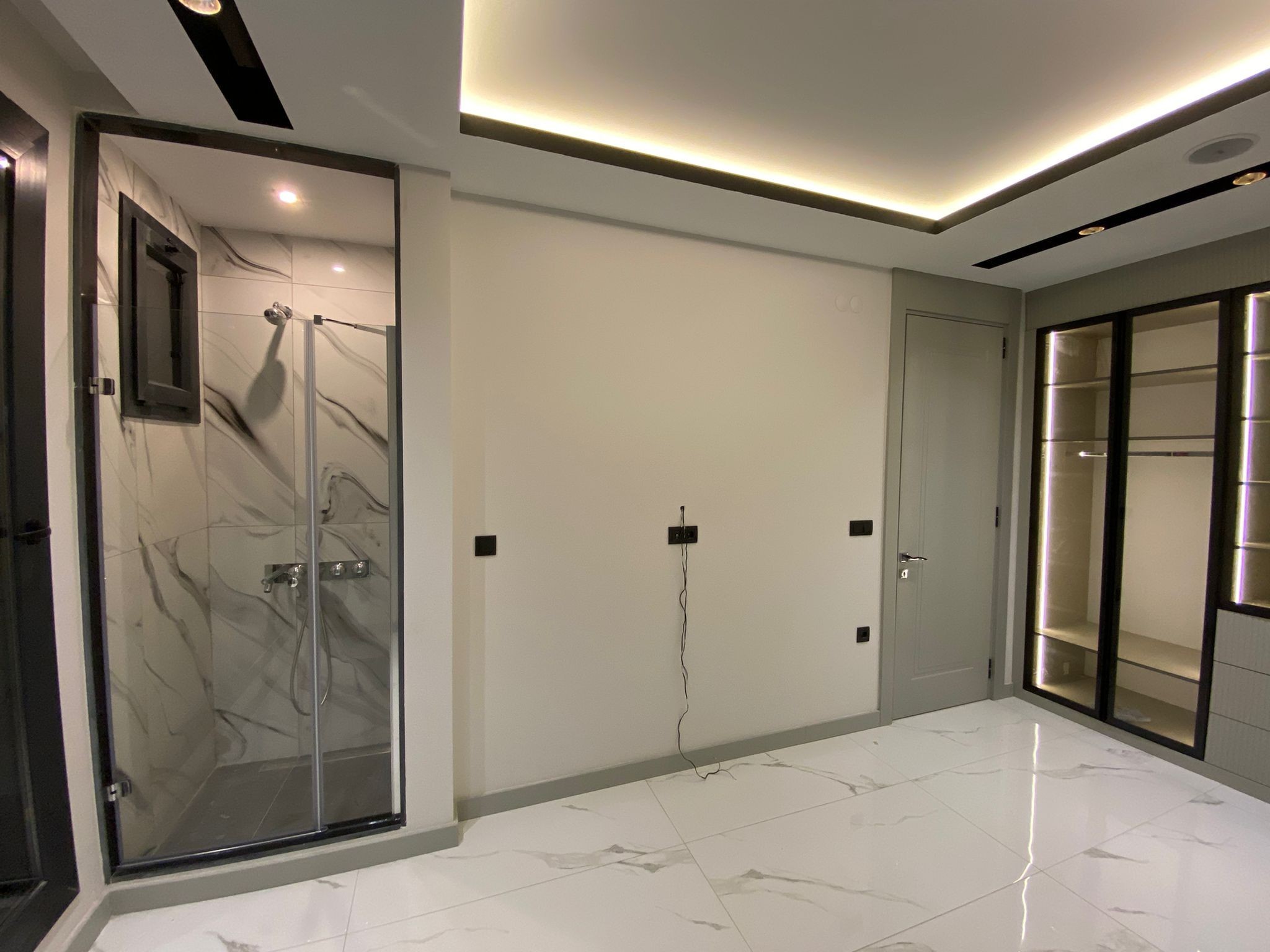 Luxurious and Modern House Equipped with Technology for Sale