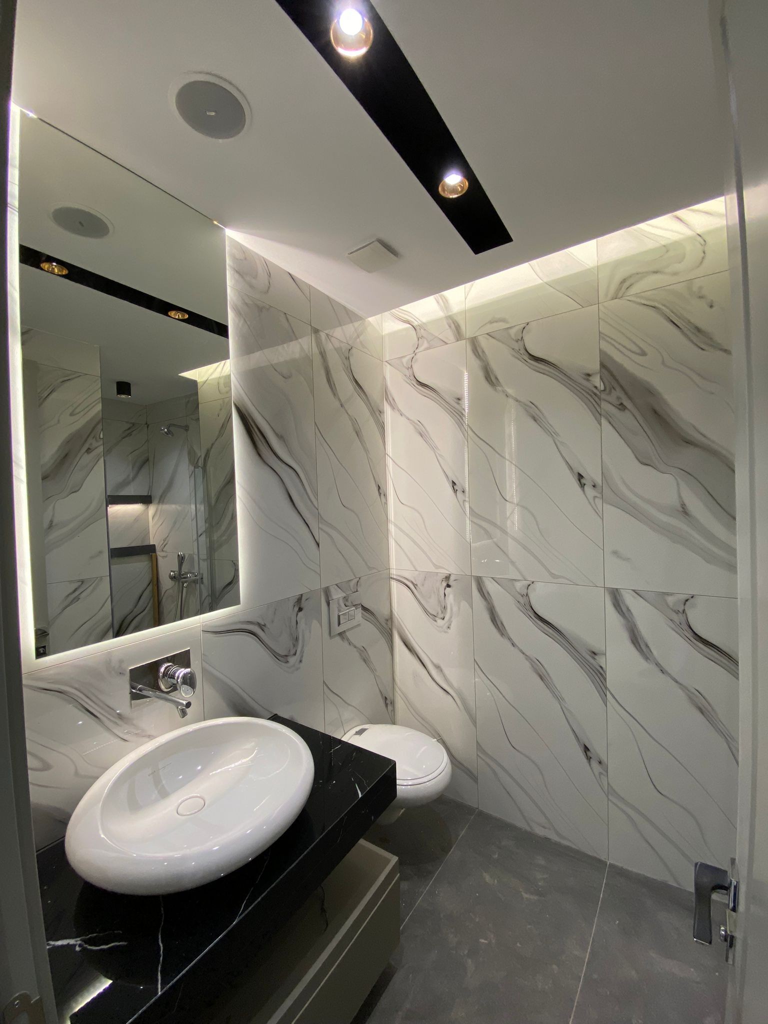 Luxurious and Modern House Equipped with Technology for Sale