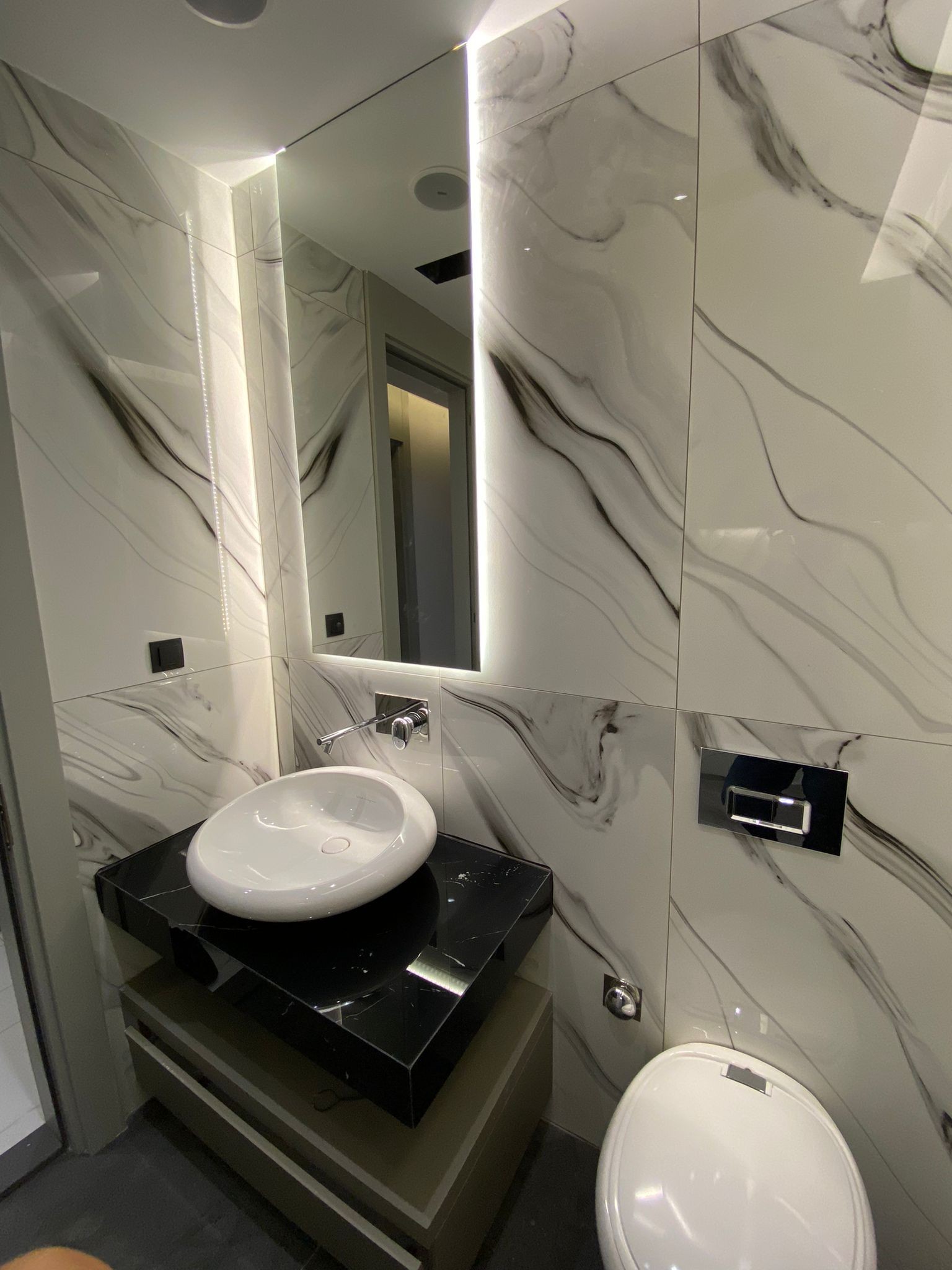 Luxurious and Modern House Equipped with Technology for Sale