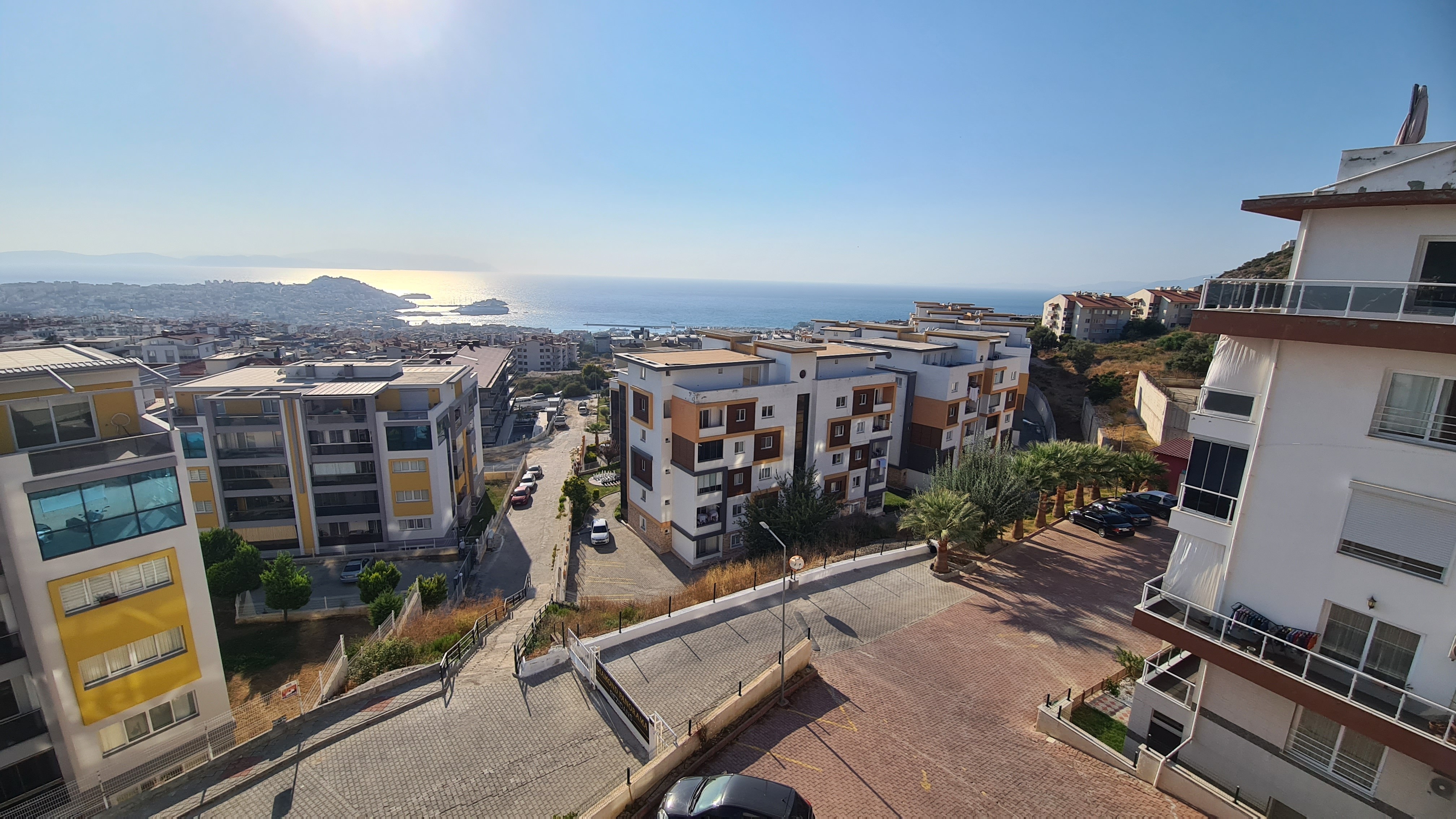 КВАРТИРА 3+1 С ПАНОРАМНЫМ ВИДОМ НА МОРЕ В КУШАДАСЫ.