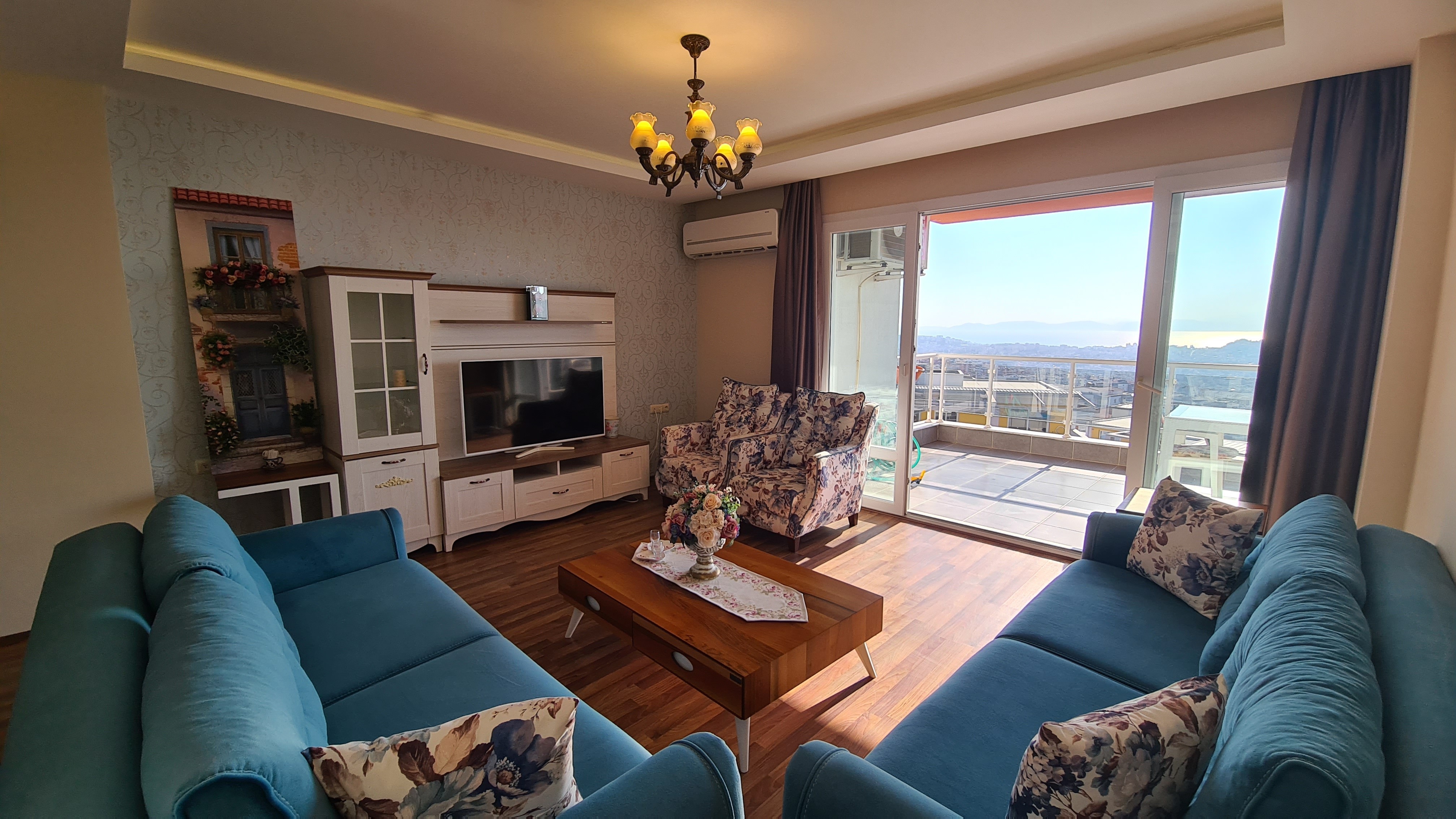 КВАРТИРА 3+1 С ПАНОРАМНЫМ ВИДОМ НА МОРЕ В КУШАДАСЫ.