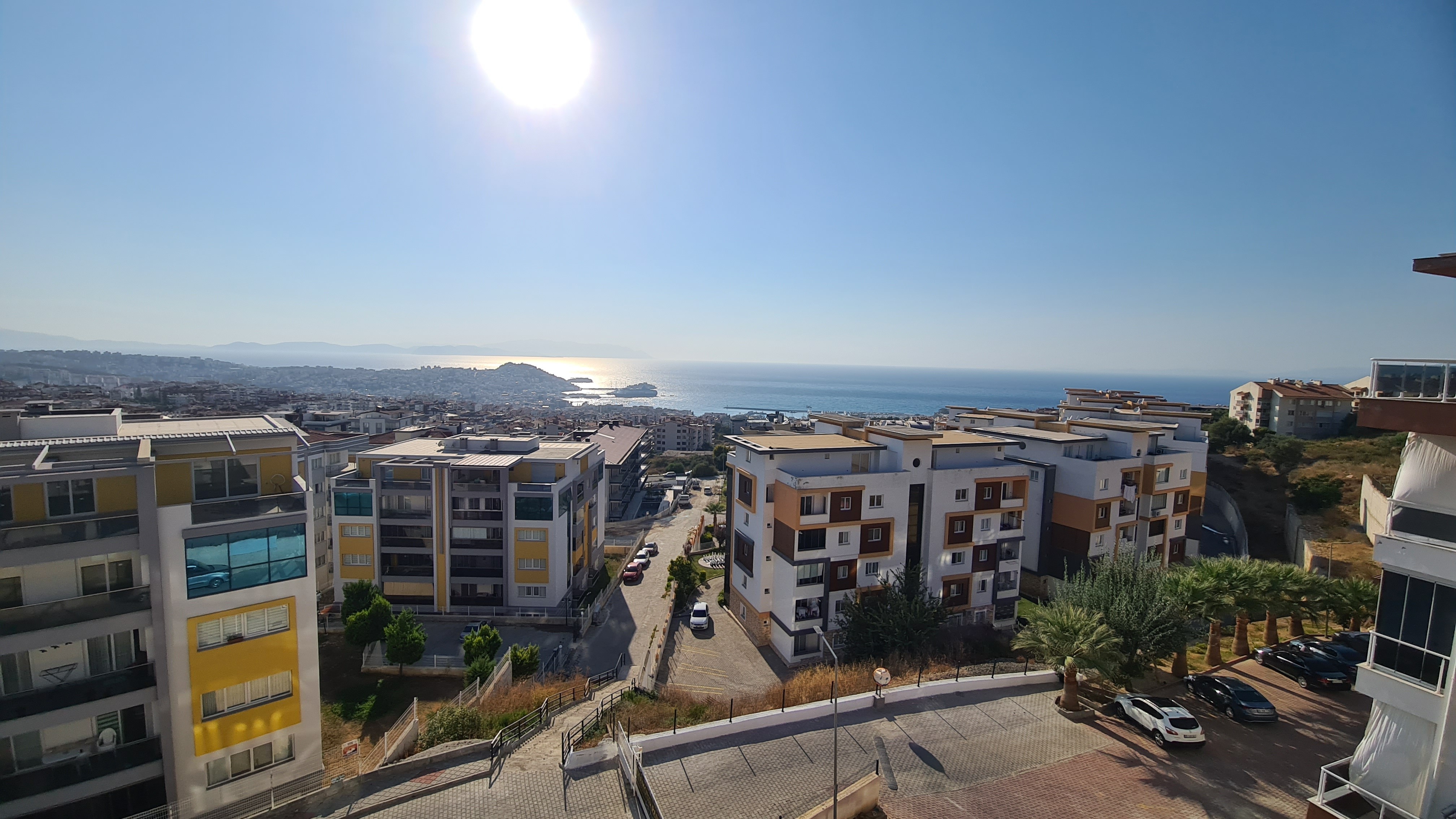 КВАРТИРА 3+1 С ПАНОРАМНЫМ ВИДОМ НА МОРЕ В КУШАДАСЫ.