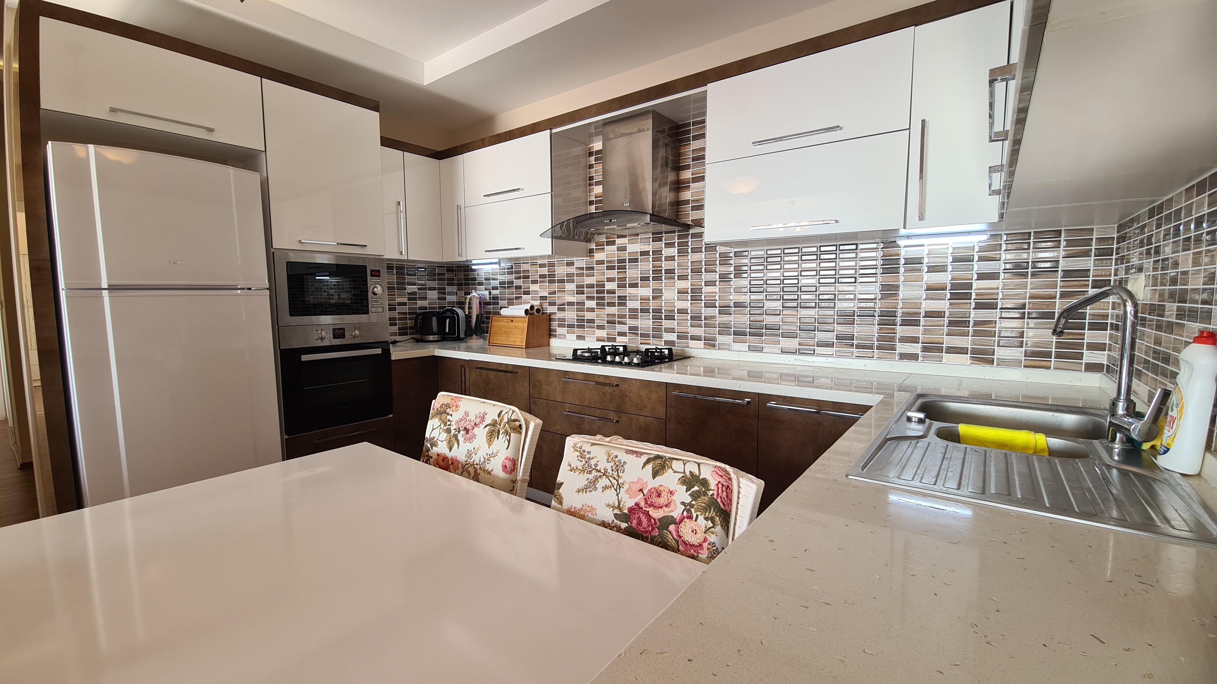 КВАРТИРА 3+1 С ПАНОРАМНЫМ ВИДОМ НА МОРЕ В КУШАДАСЫ.