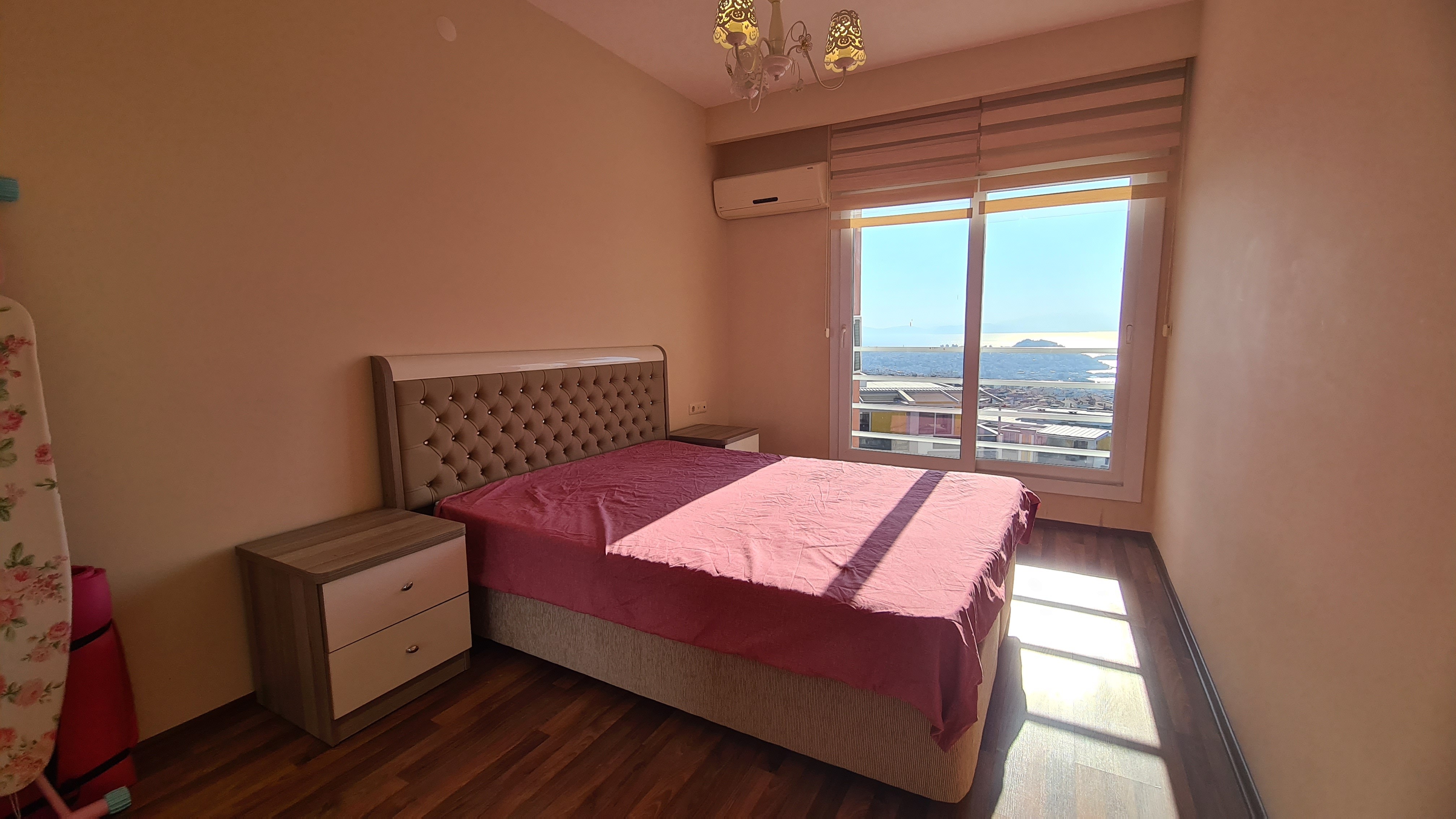 КВАРТИРА 3+1 С ПАНОРАМНЫМ ВИДОМ НА МОРЕ В КУШАДАСЫ.