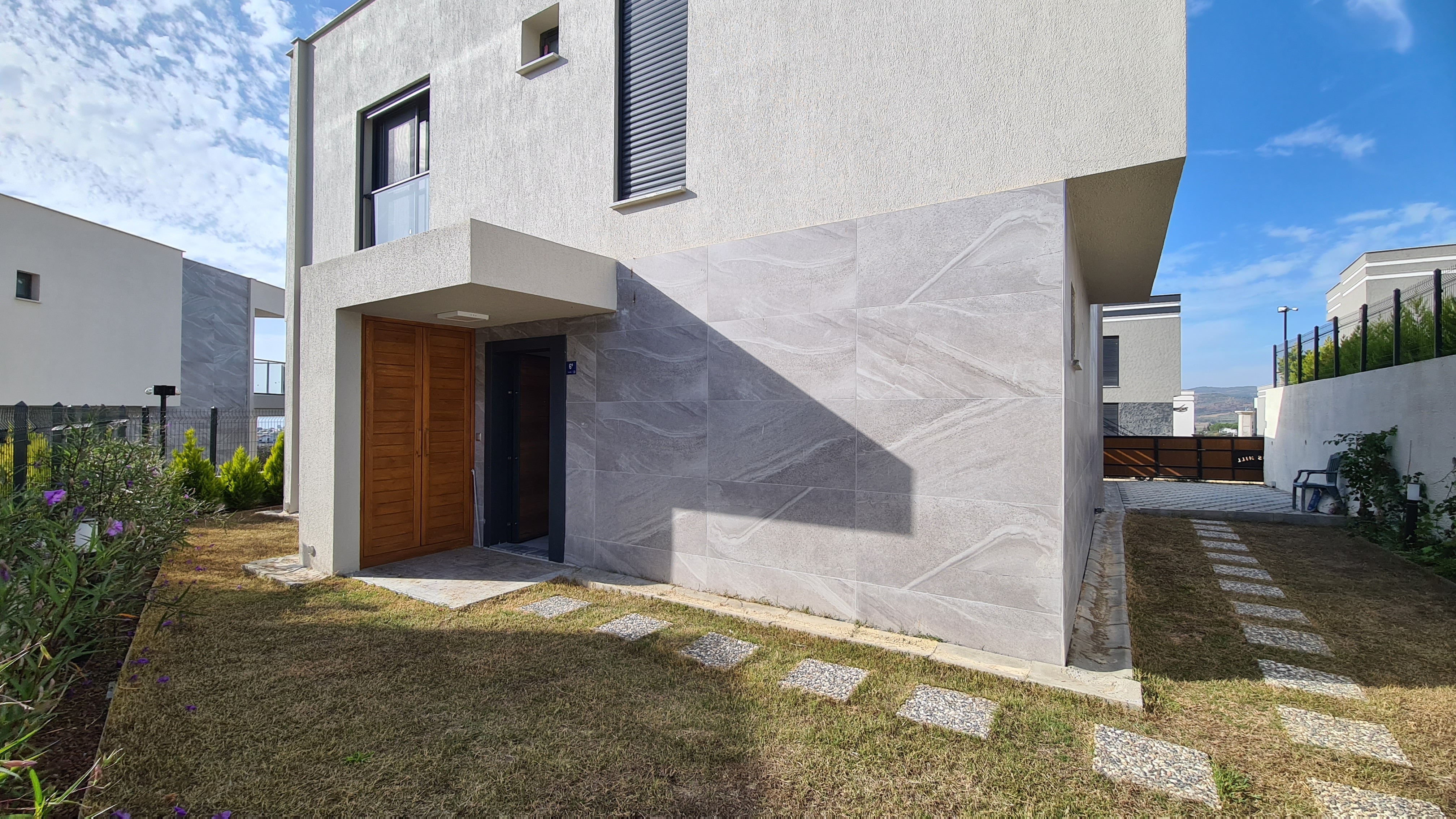 ОТДЕЛЬНАЯ ВИЛЛА С ЧАСТНЫМ БАССЕЙНОМ В КУШАДАСЫ.