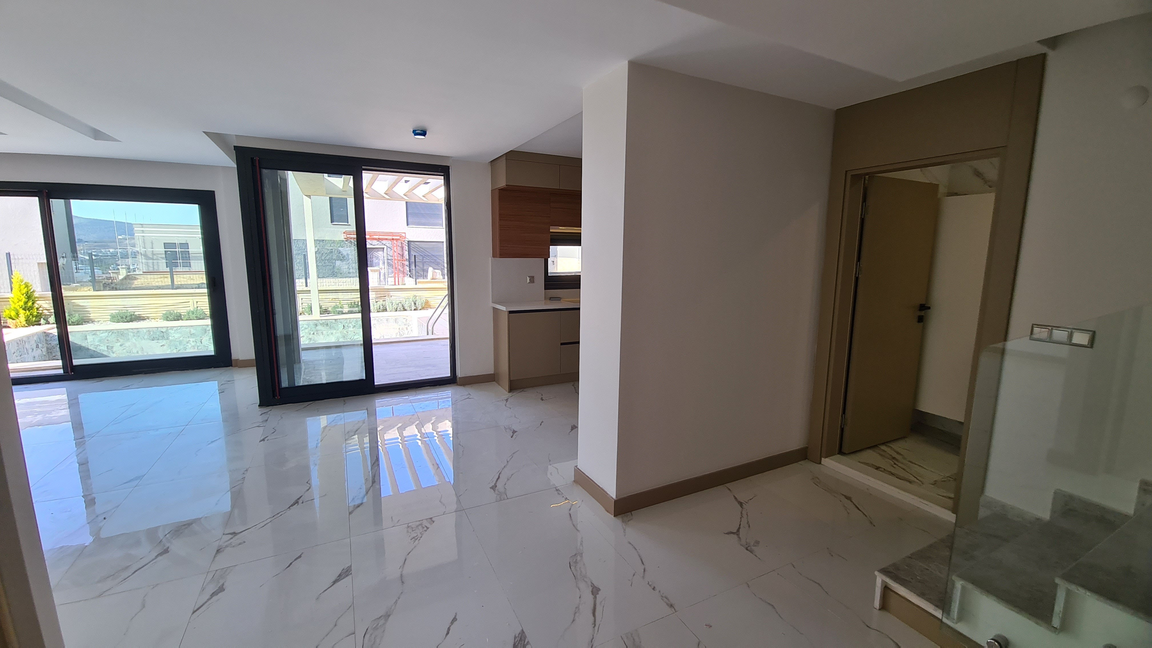 ОТДЕЛЬНАЯ ВИЛЛА С ЧАСТНЫМ БАССЕЙНОМ В КУШАДАСЫ.