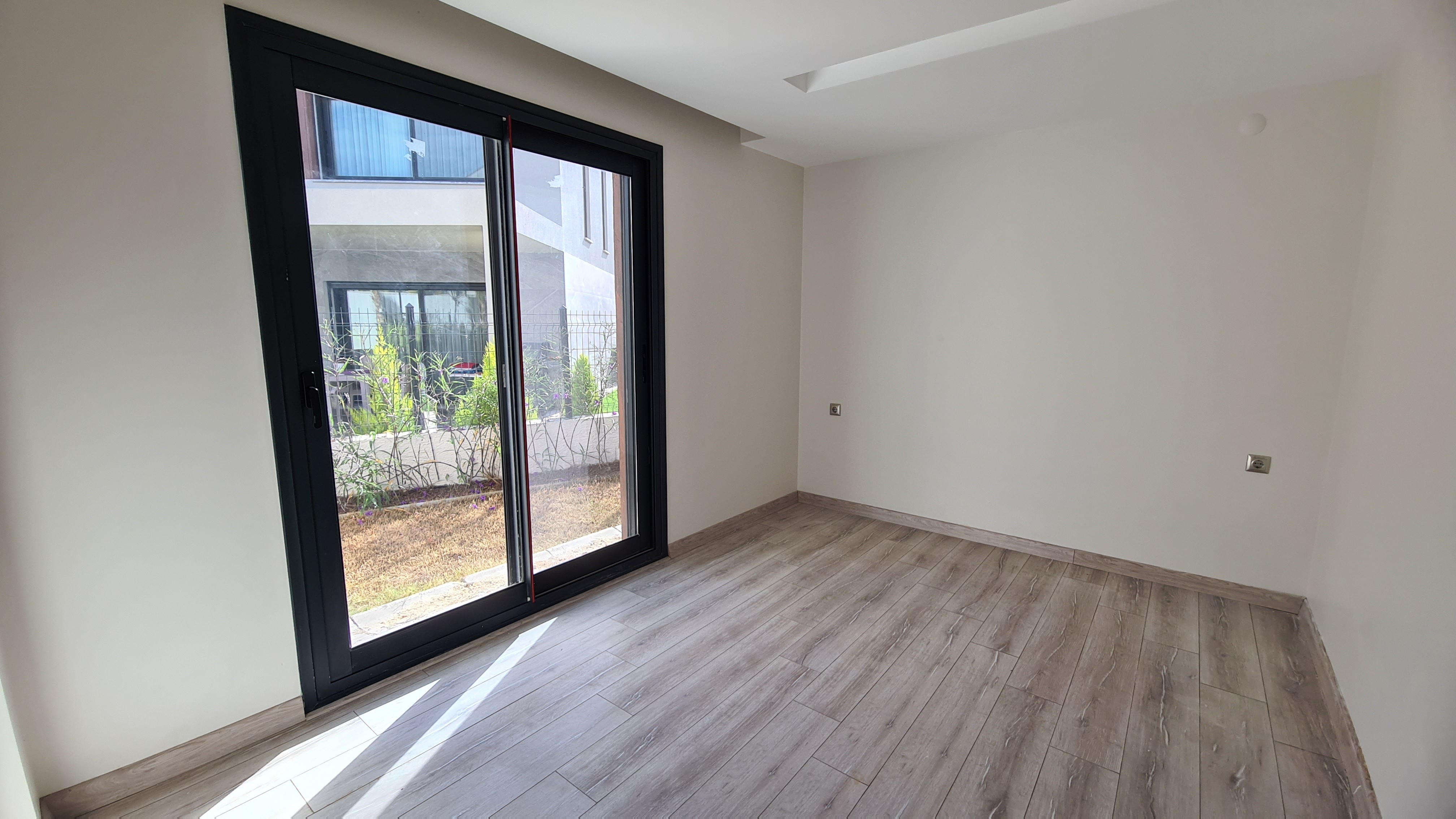 ОТДЕЛЬНАЯ ВИЛЛА С ЧАСТНЫМ БАССЕЙНОМ В КУШАДАСЫ.