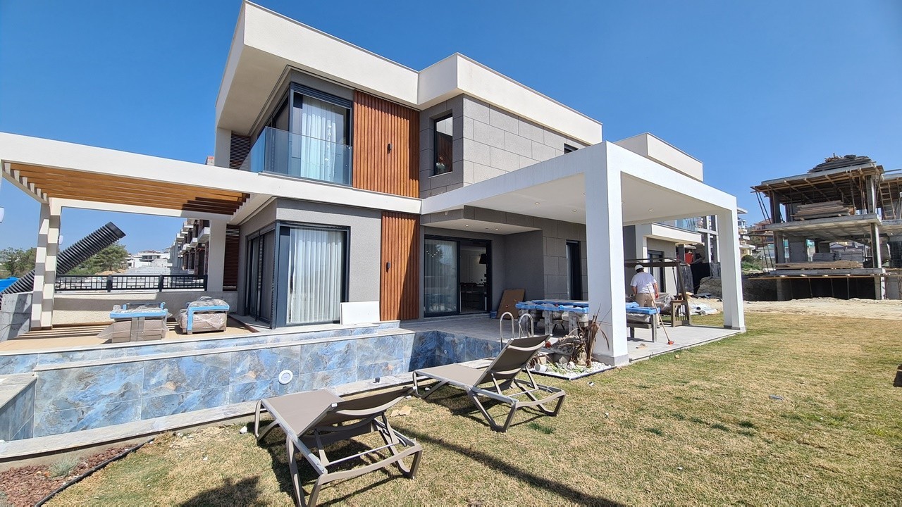 ОТДЕЛЬНАЯ ВИЛЛА С ВИДОМ НА МОРЕ В КУШАДАСЫ.