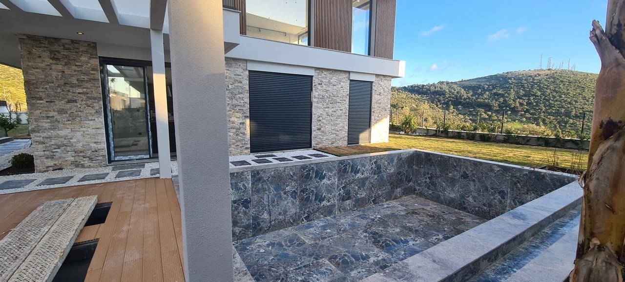 HOT OFFER ! KUSADASI MARINA PRIME LOCATION LUXURY VILLA'S PROJECT