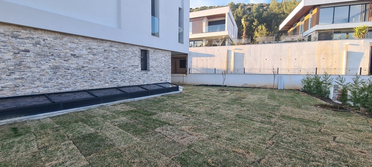 HOT OFFER ! KUSADASI MARINA PRIME LOCATION LUXURY VILLA'S PROJECT