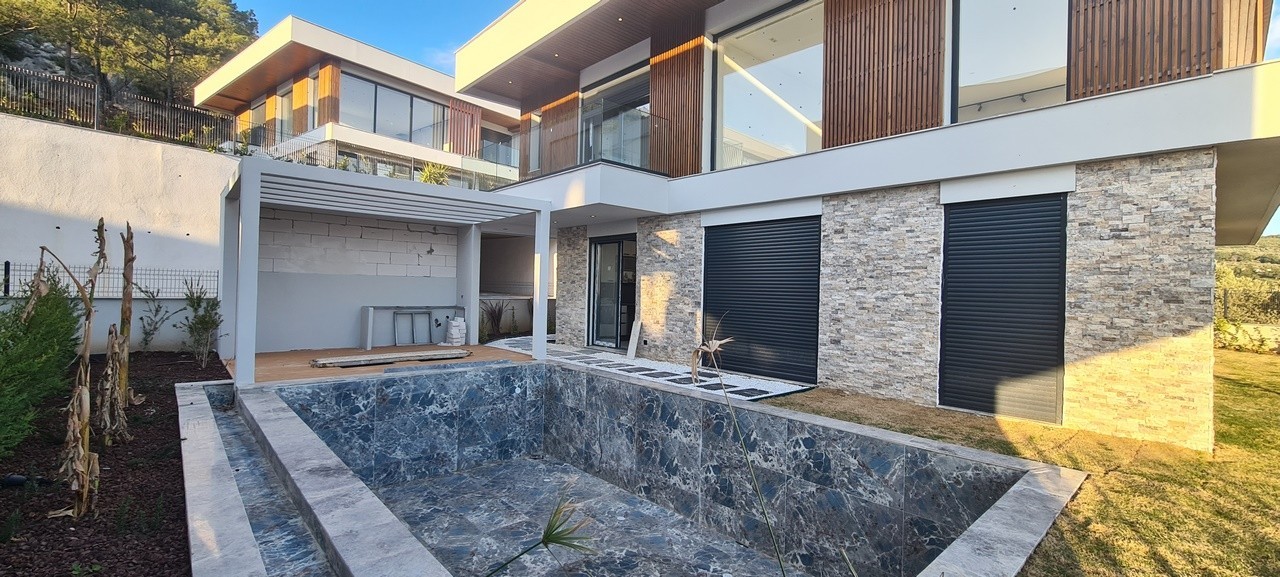 HOT OFFER ! KUSADASI MARINA PRIME LOCATION LUXURY VILLA'S PROJECT