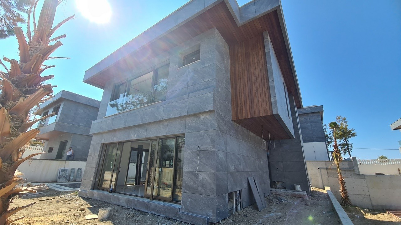 GREEN BEACH BEACH FRONT VILLAS FROM OFF-PLAN STUNNING LOCATION