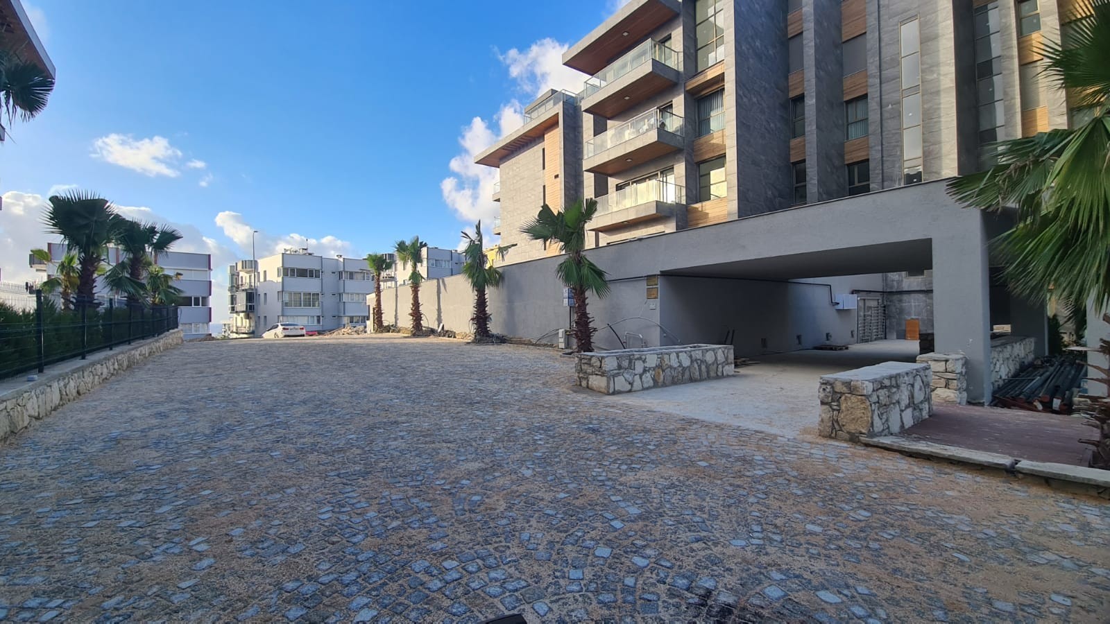 РОСКОШНЫЕ НОВЫЕ КВАРТИРЫ НА ПРОДАЖУ В КУШАДАСЫ.