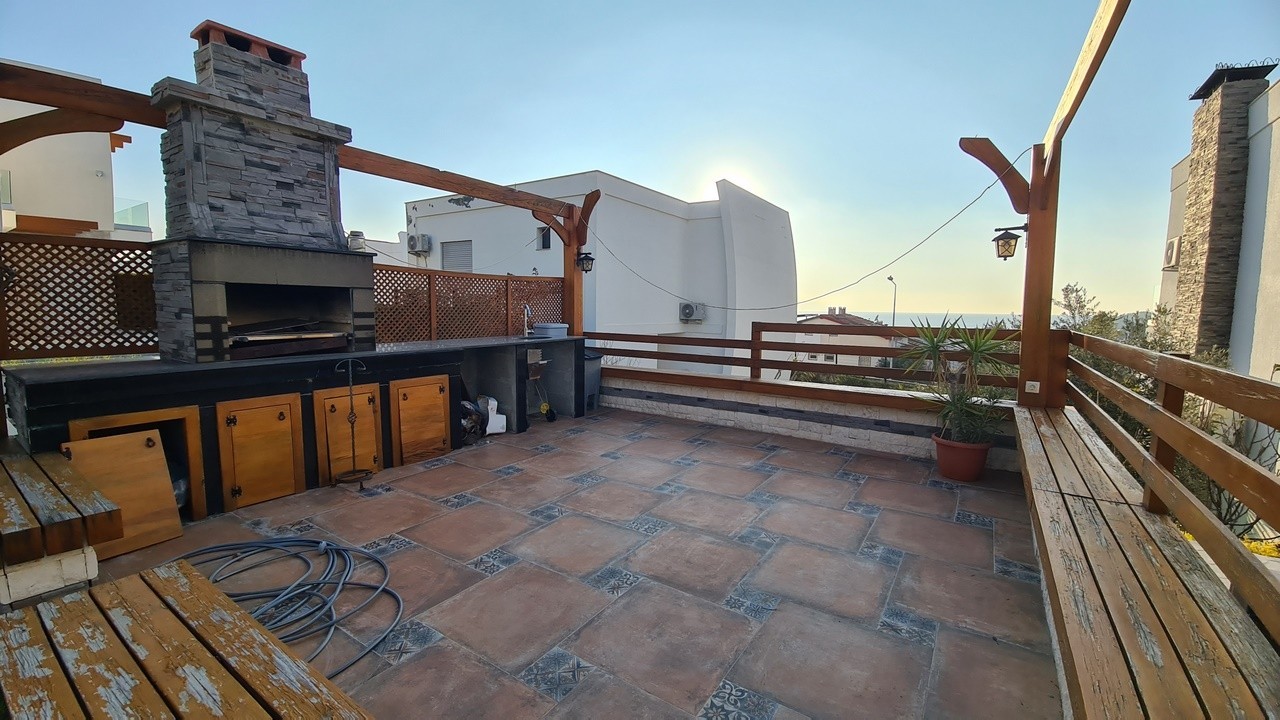 FULLY FURNISHED , 4 BEDROOM 4 BATHROOM 500 SQM PLOT 