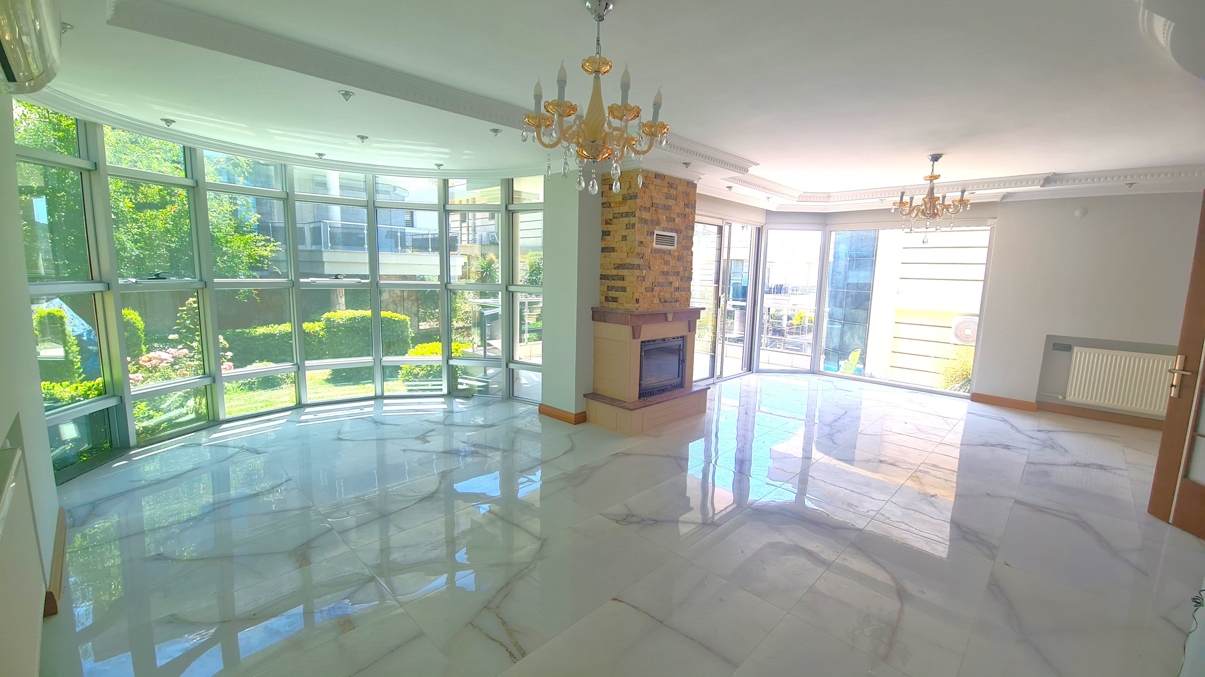 PRIVATE DETACHED VILLA  WITH SEA VIEW IN MARINA AREA