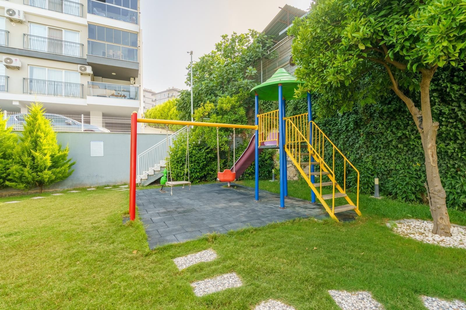 SPECIALLY DESIGNED SPACIOUS 2+1 GARDEN FLOOR