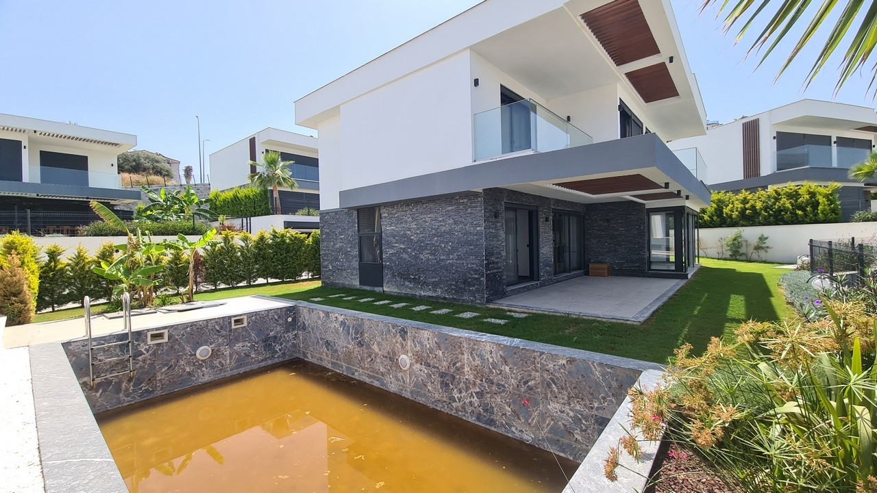 BOUTIQUE VILLA WITH PRIVATE POOL CLOSE TO THE BEACH