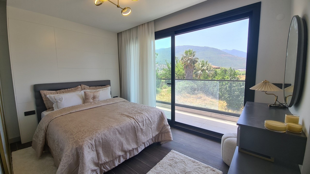 PRIVATE DETACHED VİLLA 300 SQM GARDEN IN GÜZELÇAMLI