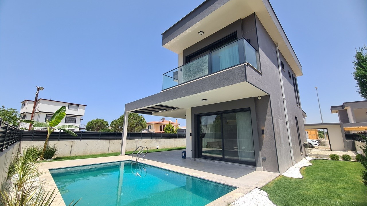 PRIVATE DETACHED VİLLA 300 SQM GARDEN IN GÜZELÇAMLI