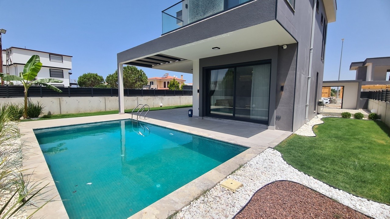 PRIVATE DETACHED VİLLA 300 SQM GARDEN IN GÜZELÇAMLI