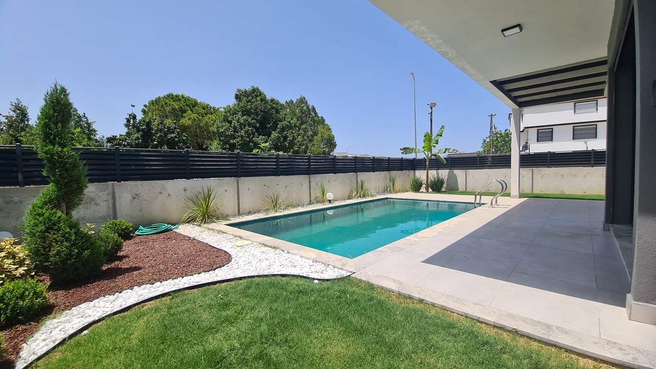 PRIVATE DETACHED VİLLA 300 SQM GARDEN IN GÜZELÇAMLI