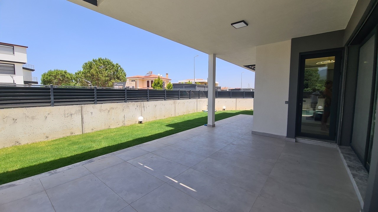 PRIVATE DETACHED VİLLA 300 SQM GARDEN IN GÜZELÇAMLI