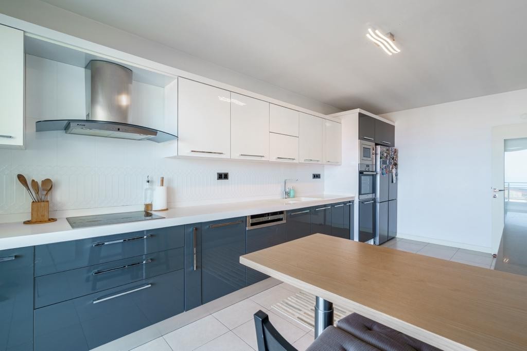 Magnificent Duplex Apartment with Sea View, Near Marina Area