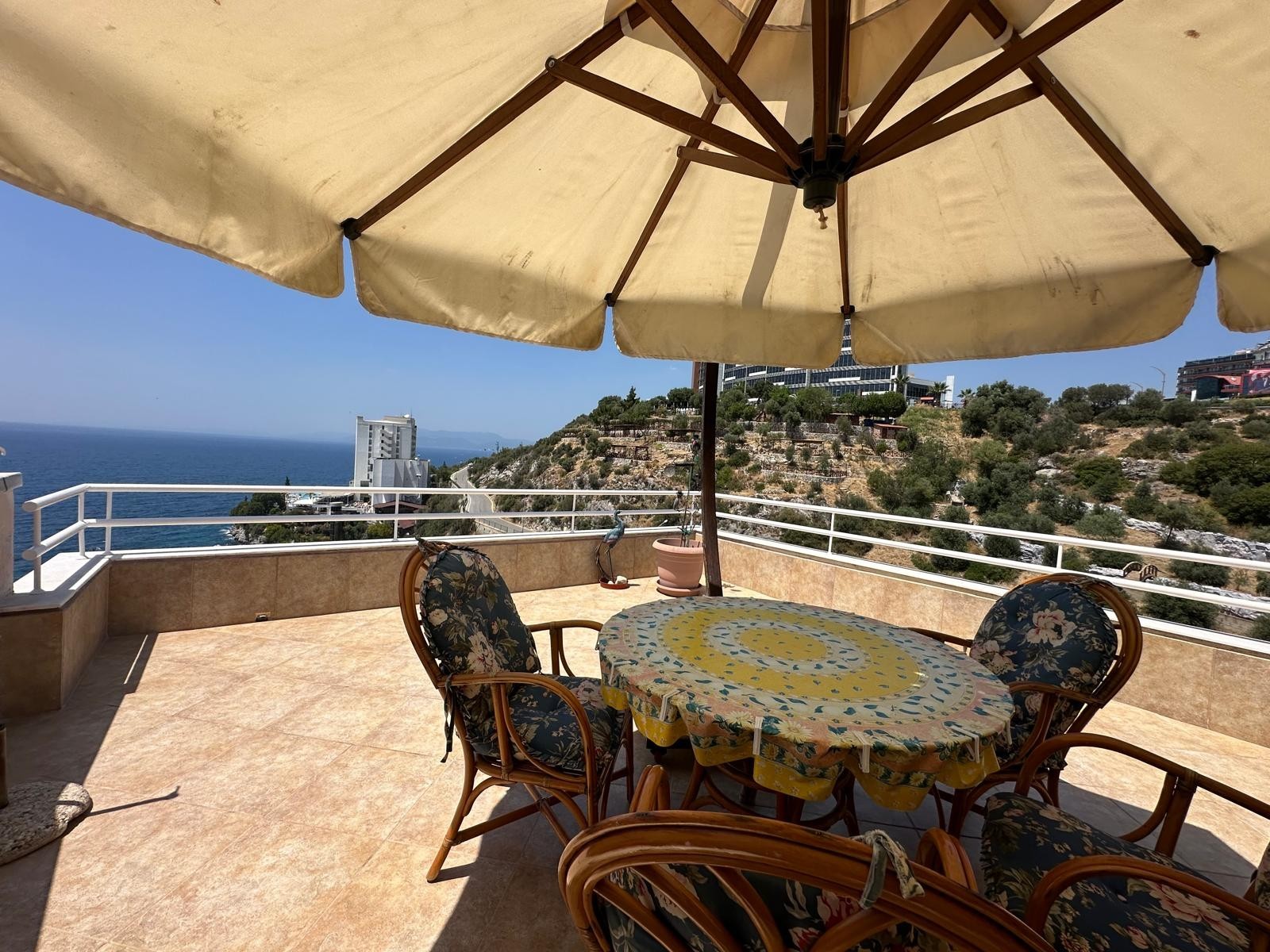 Splendid Duplex Apartment with Full Sea View, Walking Distance to Beach and Center