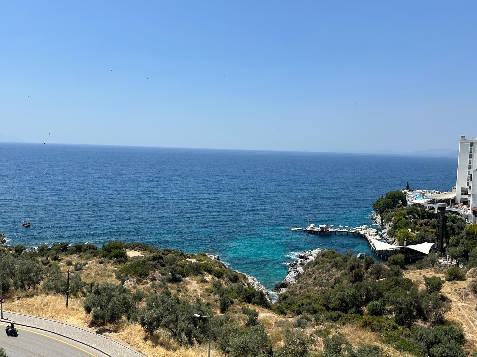 Splendid Duplex Apartment with Full Sea View, Walking Distance to Beach and Center