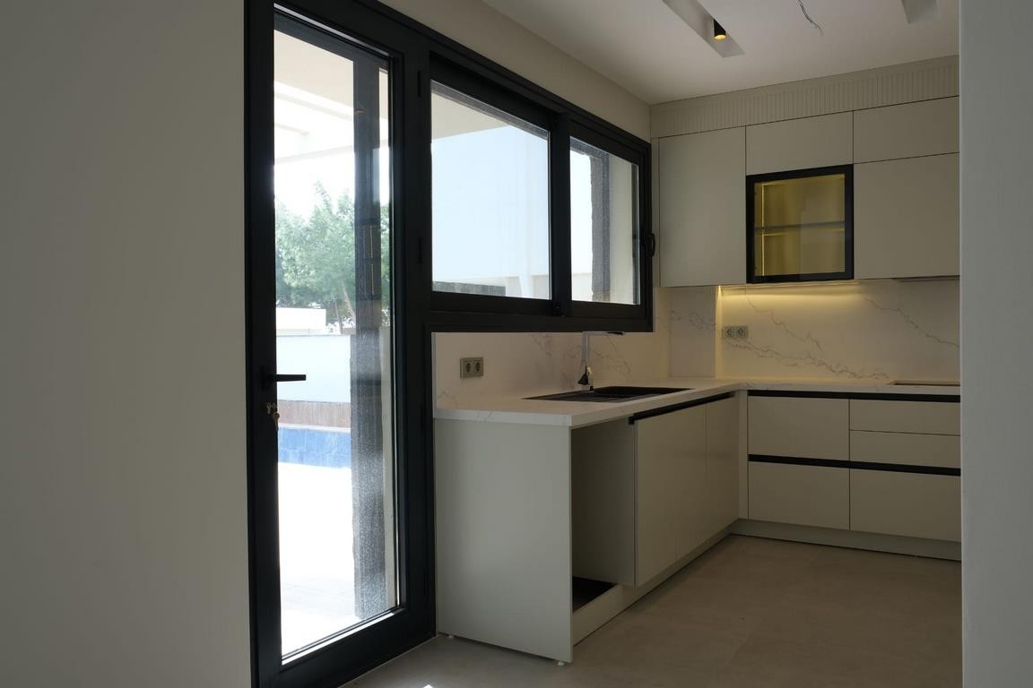 4+1 Villa with Private Pool in Ladies Beach