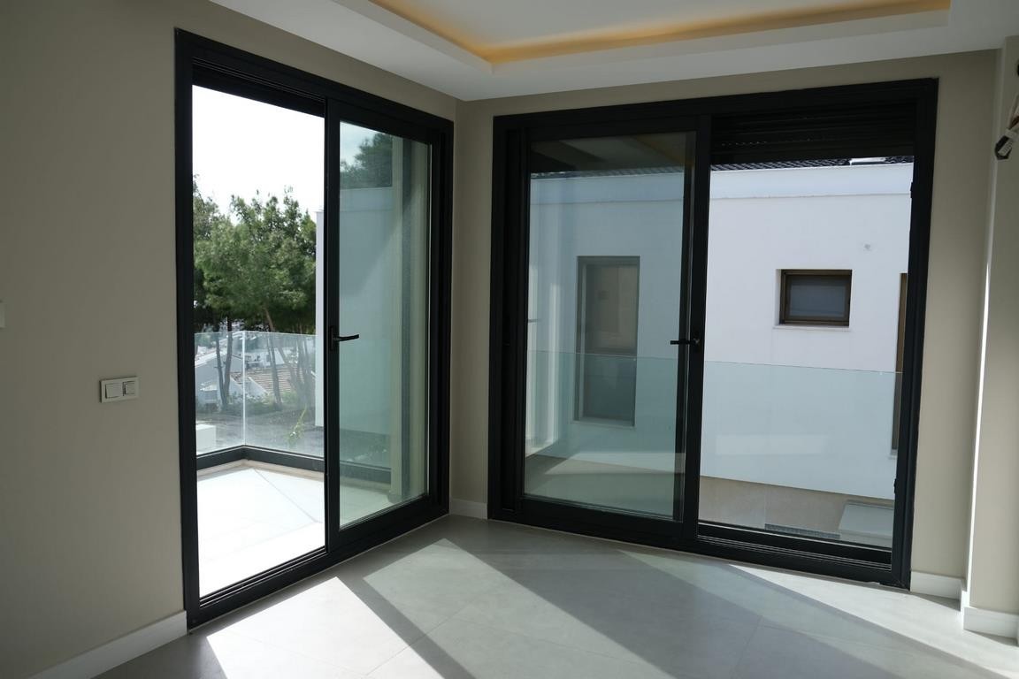 4+1 Villa with Private Pool in Ladies Beach