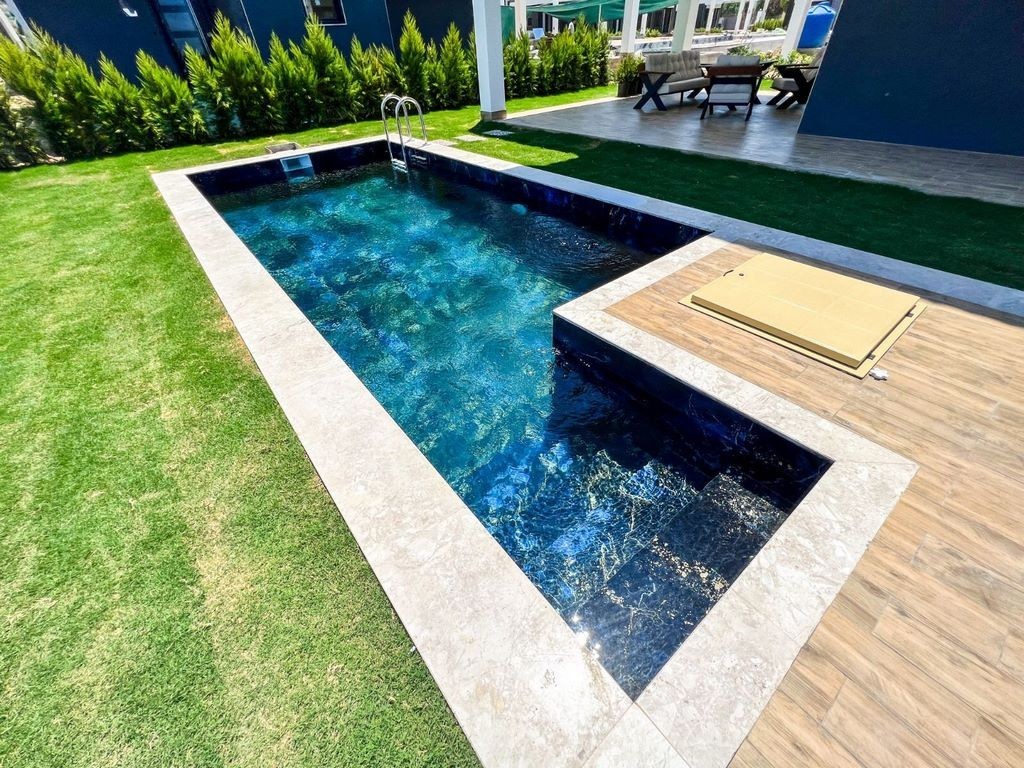 Detached Villa with Private Pool and Near the Sea