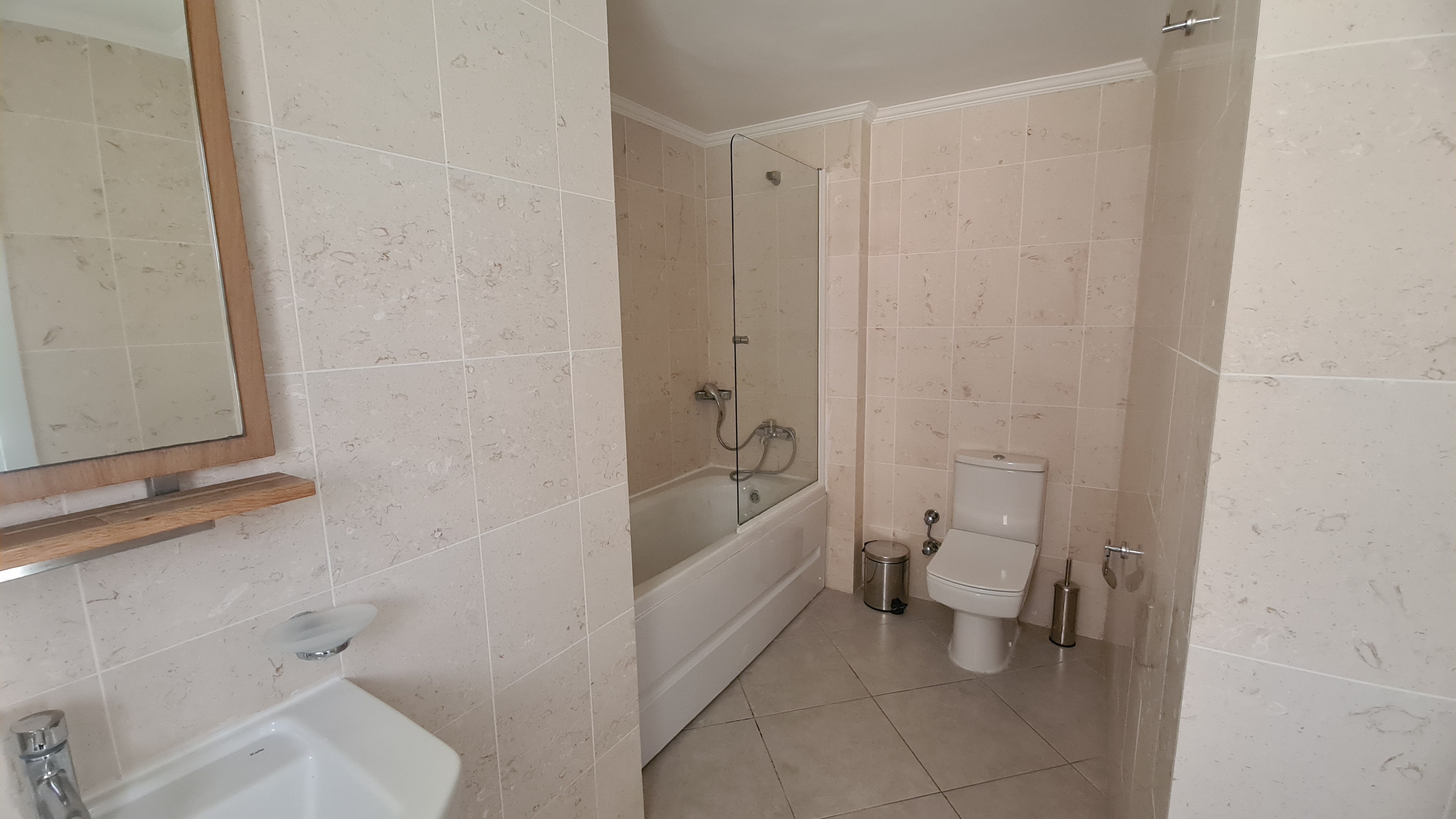 Luxury Golf Resort Spa Hotel, Opportunity with 2+1 Apartment