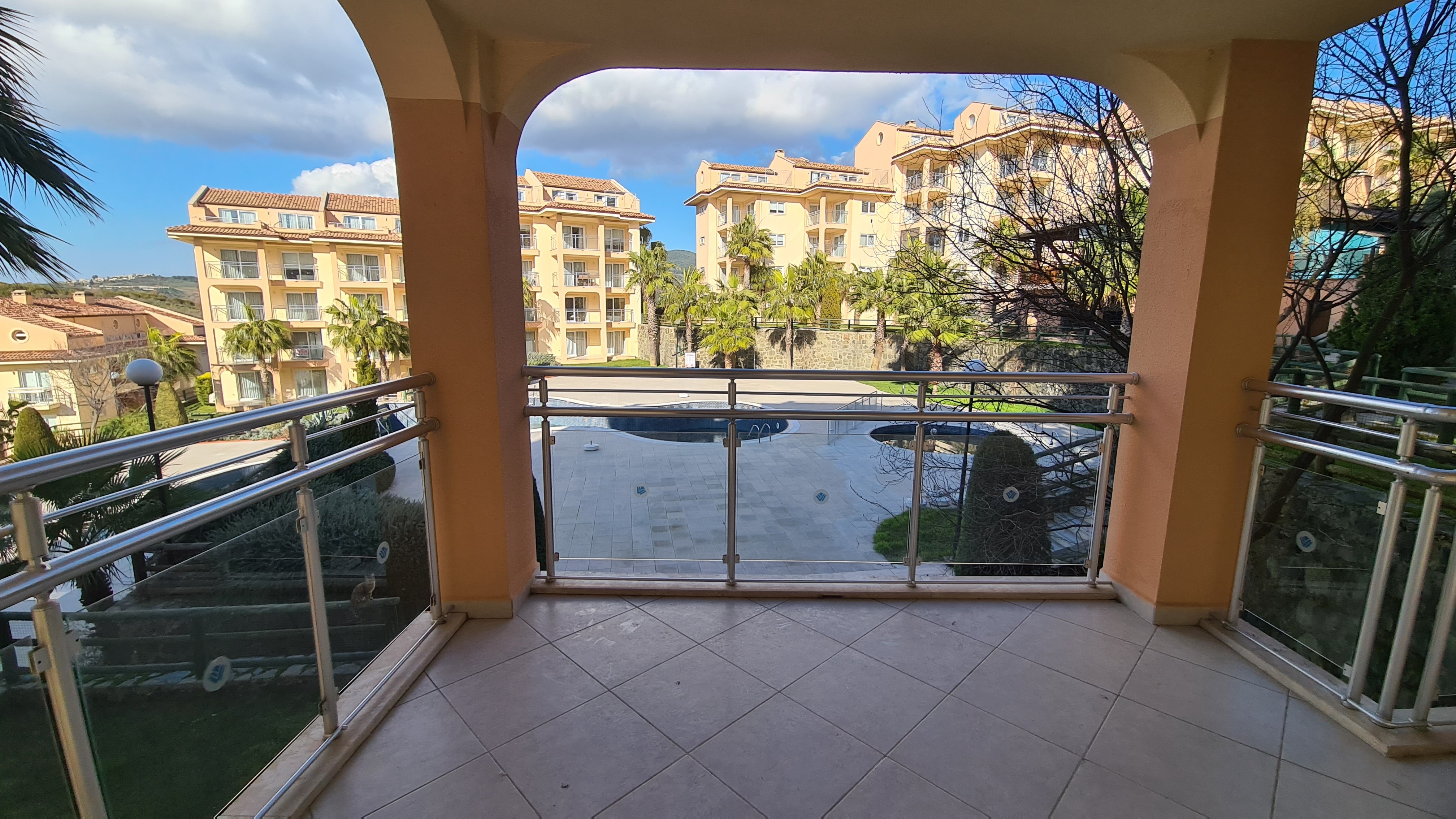 Luxury Golf Resort Spa Hotel, Opportunity with 2+1 Apartment