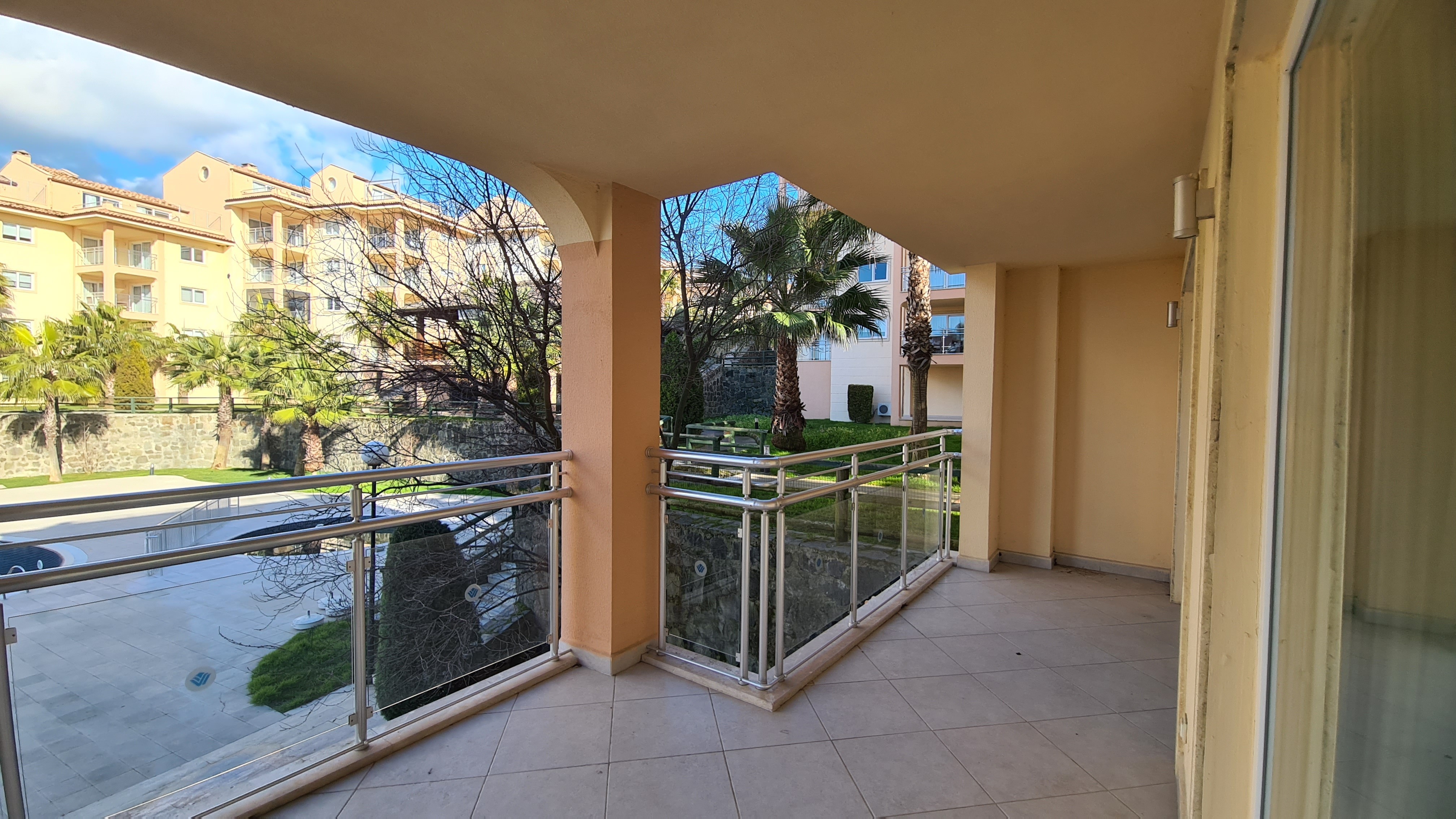 Luxury Golf Resort Spa Hotel, Opportunity with 2+1 Apartment