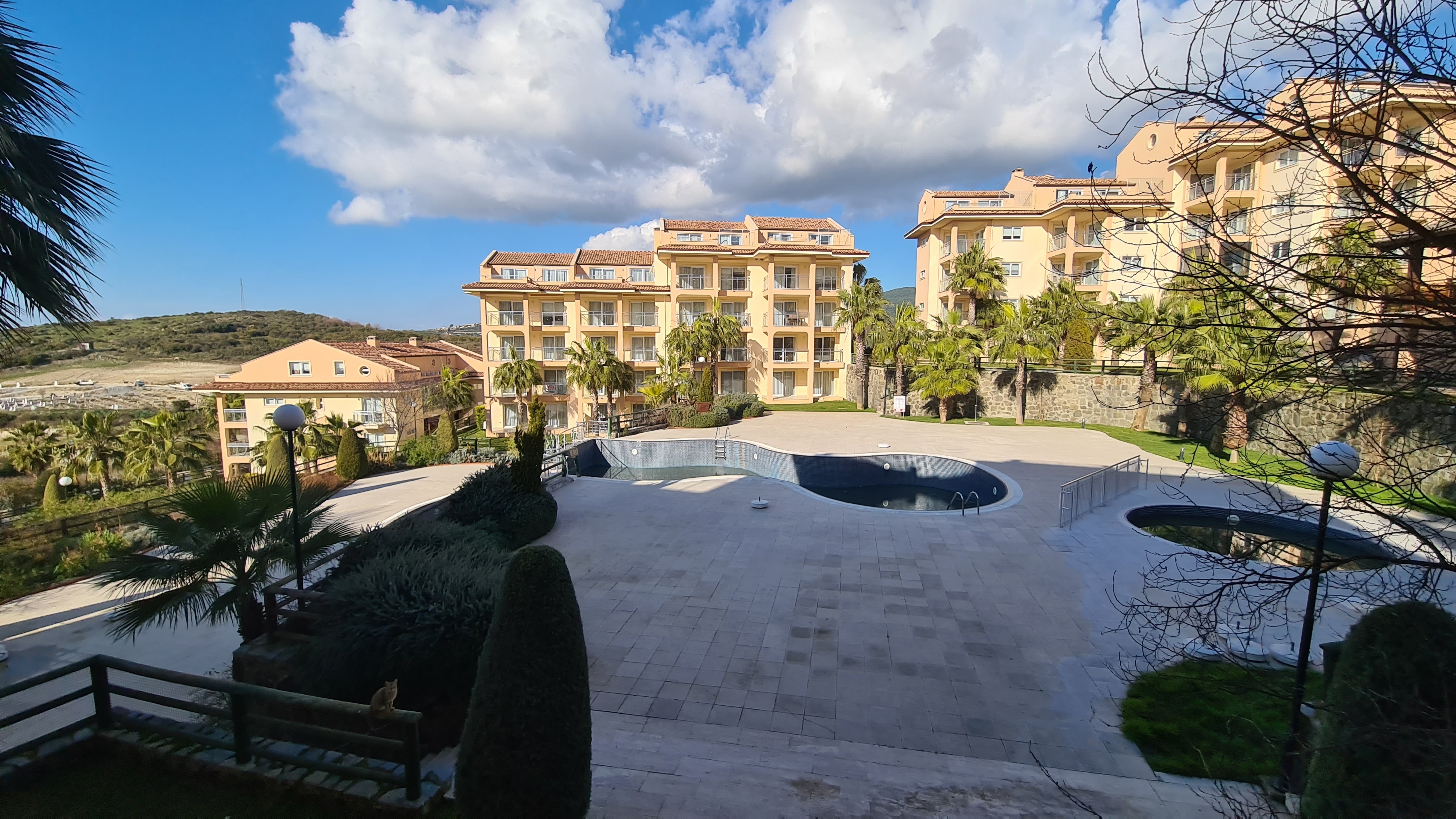 Luxury Golf Resort Spa Hotel, Opportunity with 2+1 Apartment