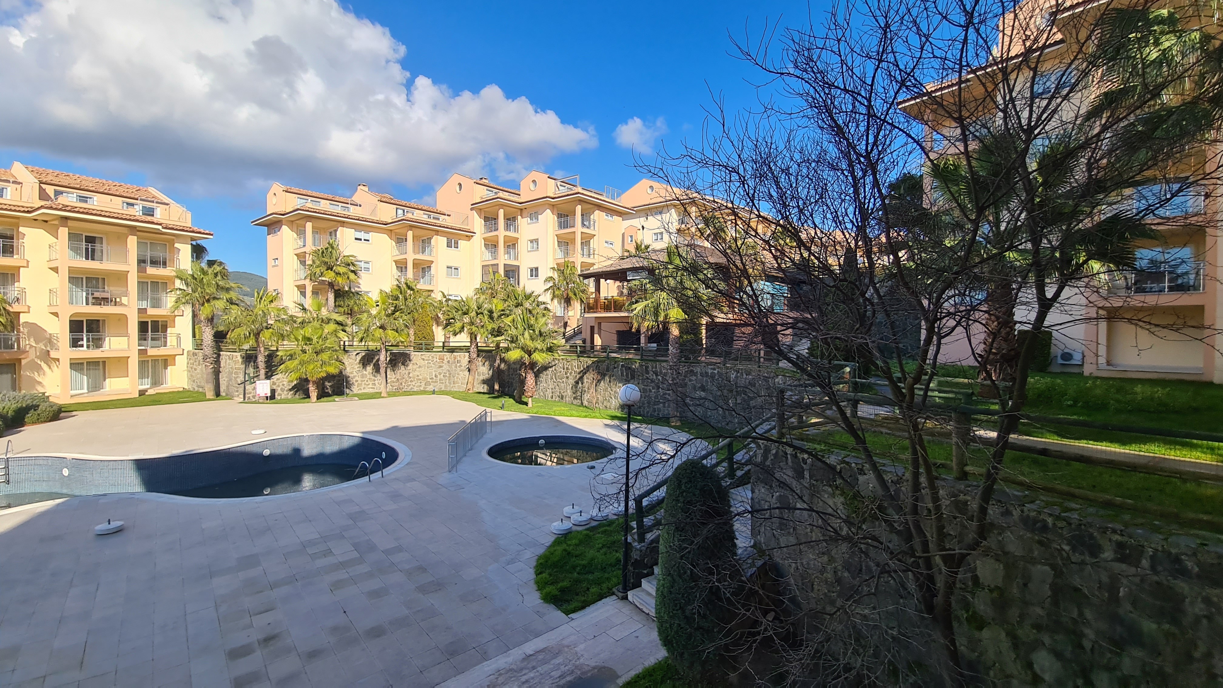 Luxury Golf Resort Spa Hotel, Opportunity with 2+1 Apartment