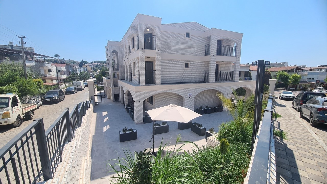 COUNTRY MODERN ARCHITECTURE APARTMENTS ON THE LADİES BEACH