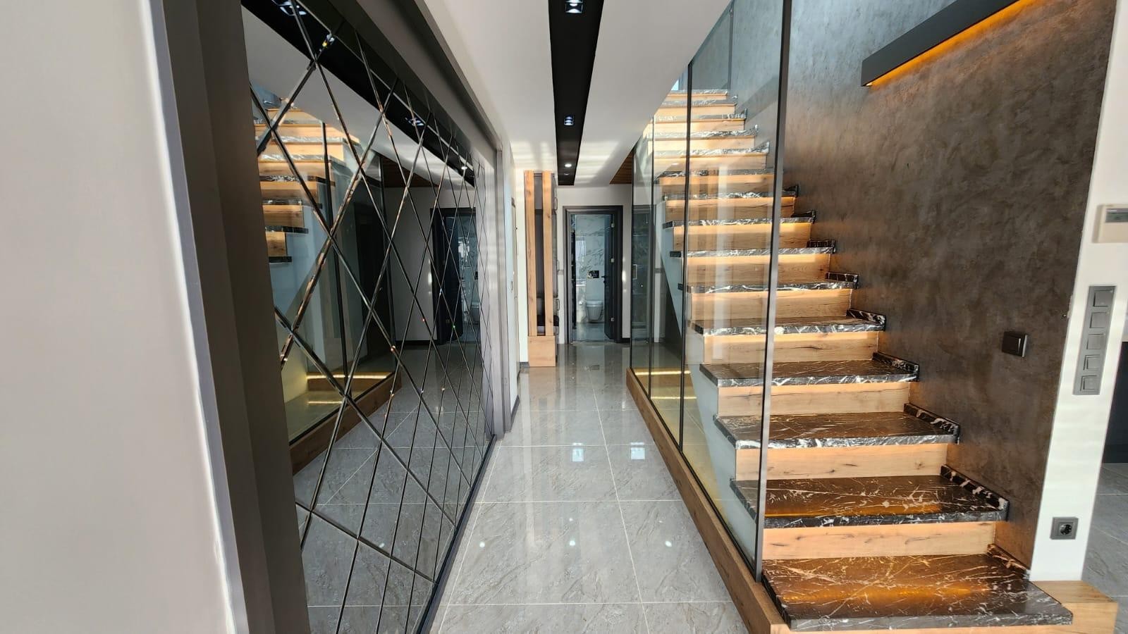 ОТДЕЛЬНАЯ ВИЛЛА С ЧАСТНЫМ САДОВЫМ УЧАСТКОМ В КУШАДАСЫ.