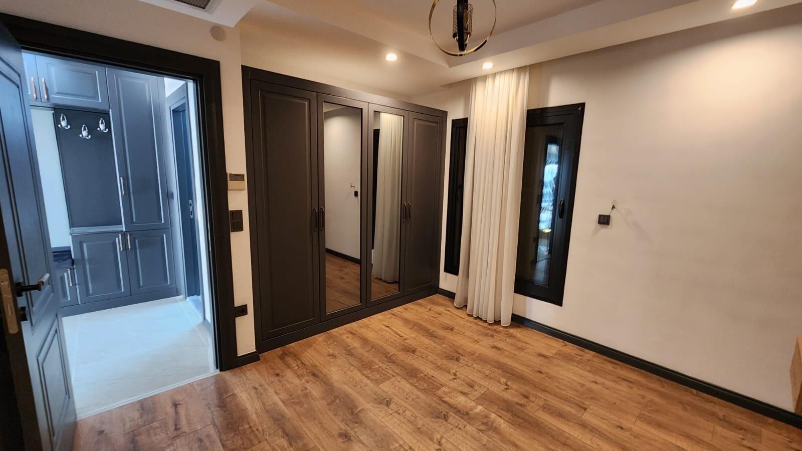 ОТДЕЛЬНАЯ ВИЛЛА С ЧАСТНЫМ САДОВЫМ УЧАСТКОМ В КУШАДАСЫ.